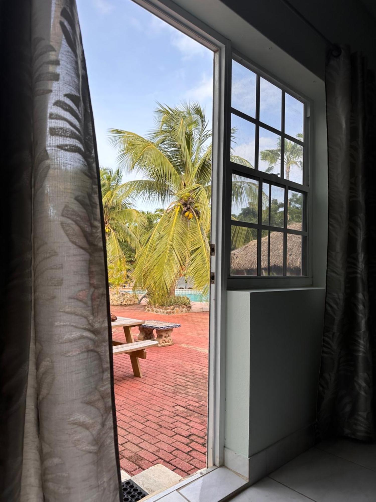 Woodstock Palmresort Curacao Вилемстад Екстериор снимка